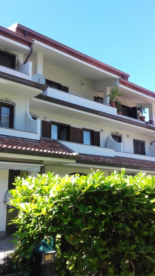 Appartamento Bilocale Dante Stresa Buitenkant foto